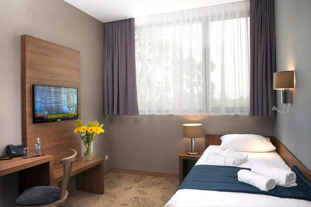 Отель Navigator Hotel i Konferencje Збоншинь